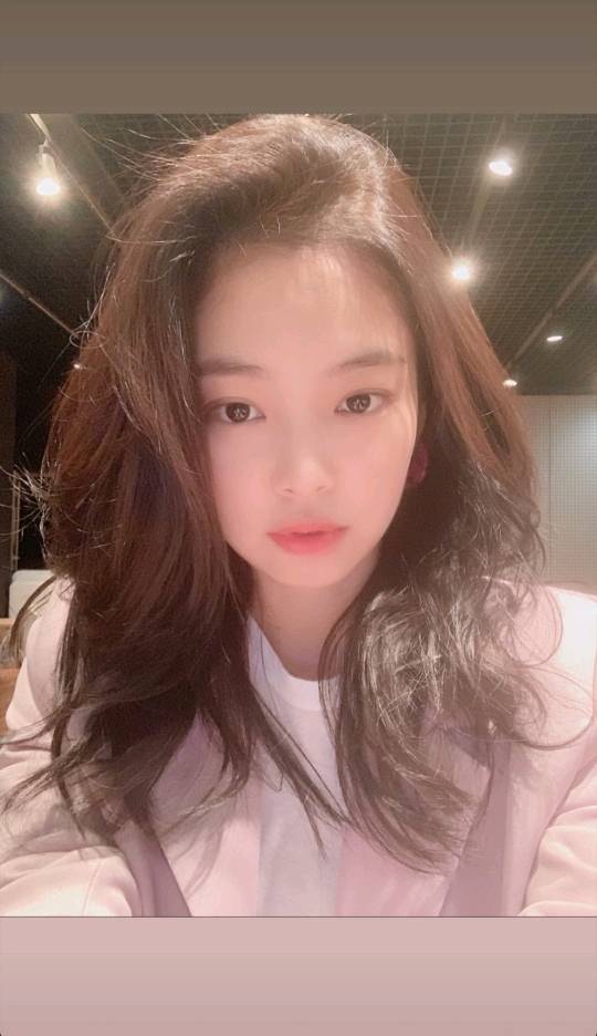 가르마 방향별 제니 얼굴 차이