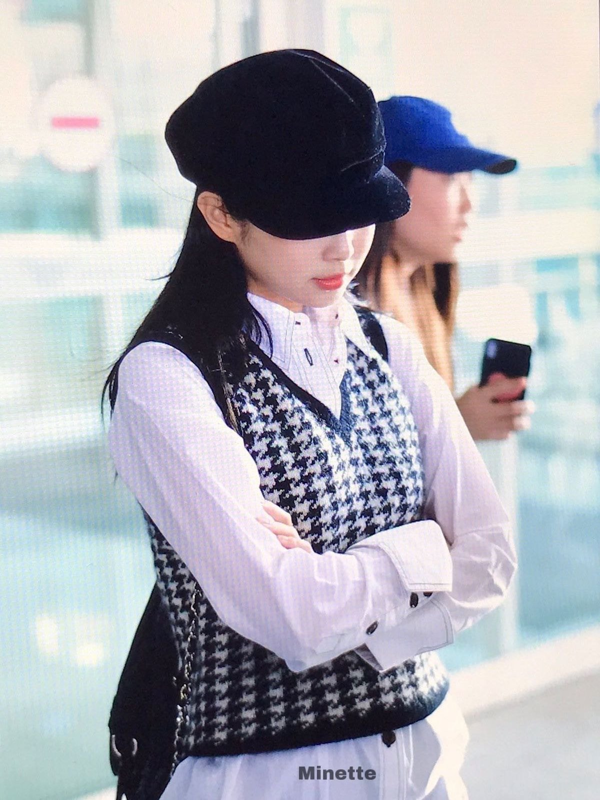 오늘자 입국 패션 제니.jpg
