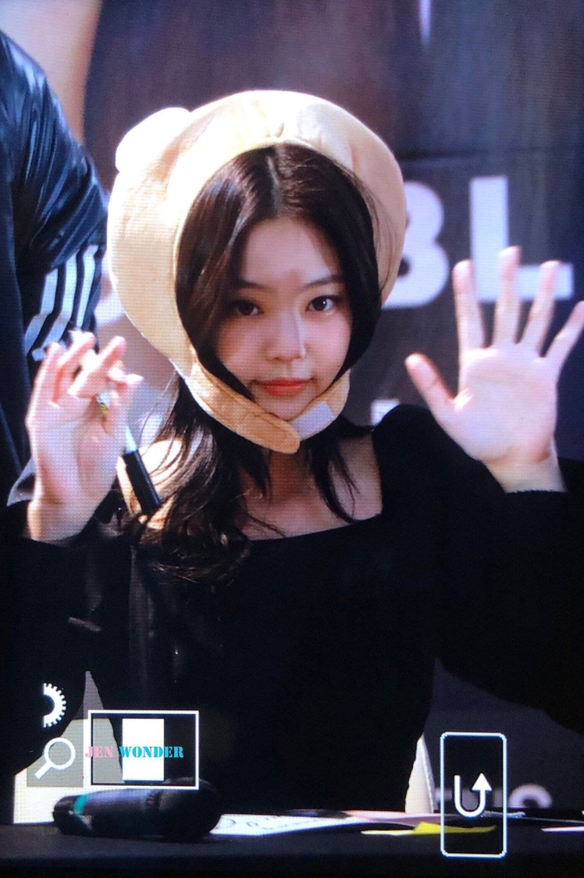 [프리뷰] 오늘자 블랙핑크 제니 팬사인회.jpg