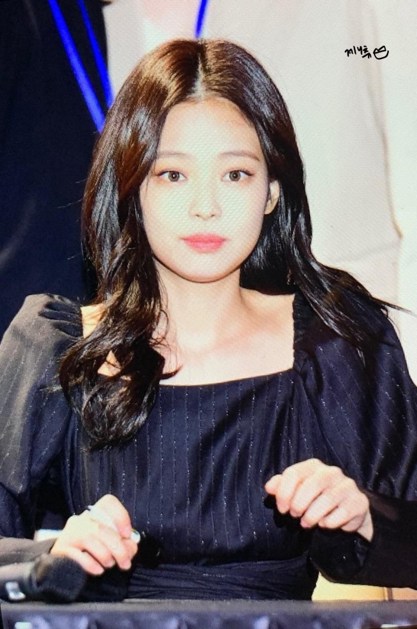 [프리뷰] 오늘자 블랙핑크 제니 팬사인회.jpg