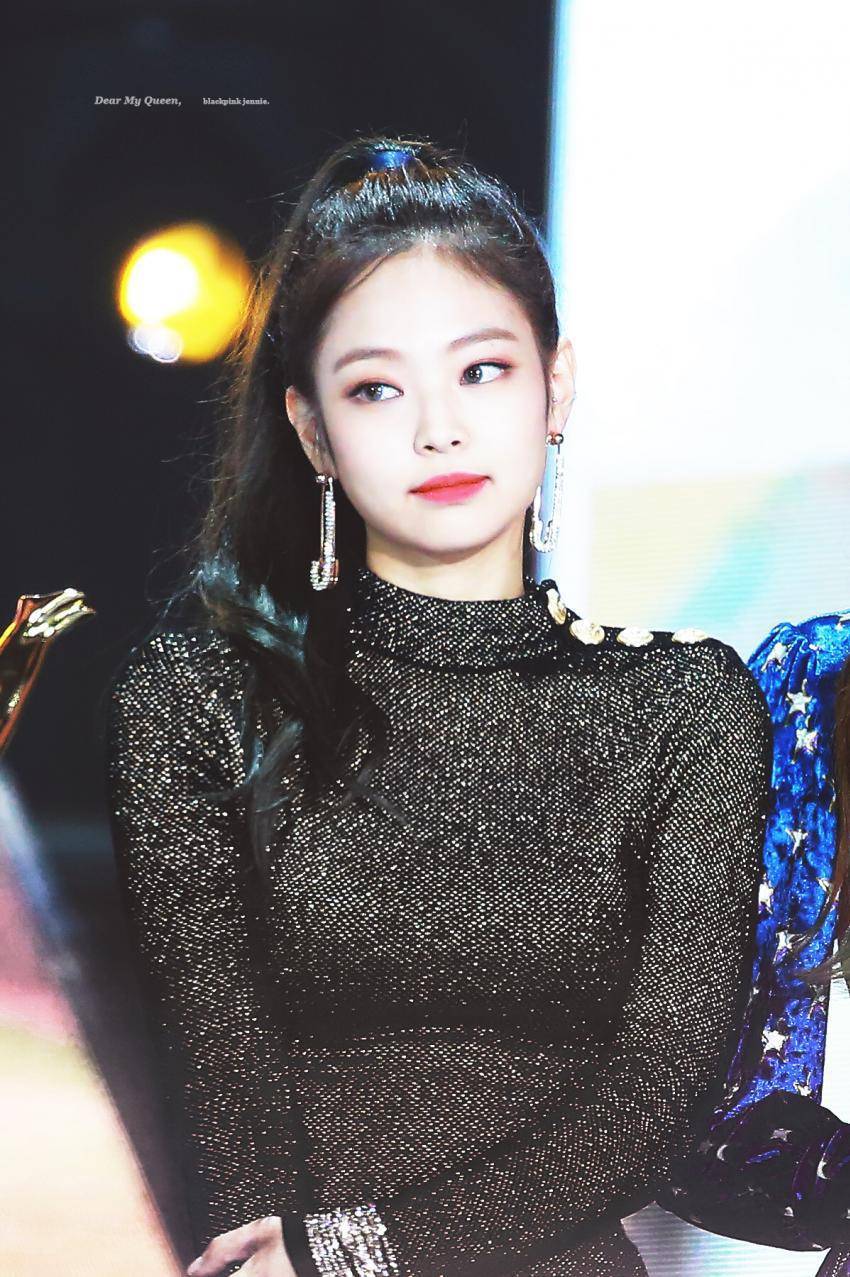 블랙 원피스 블랙핑크 제니.jpgif