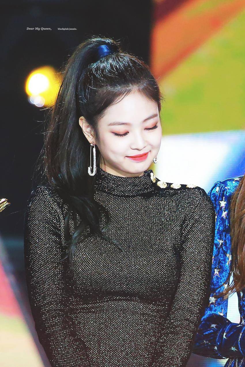 블랙 원피스 블랙핑크 제니.jpgif