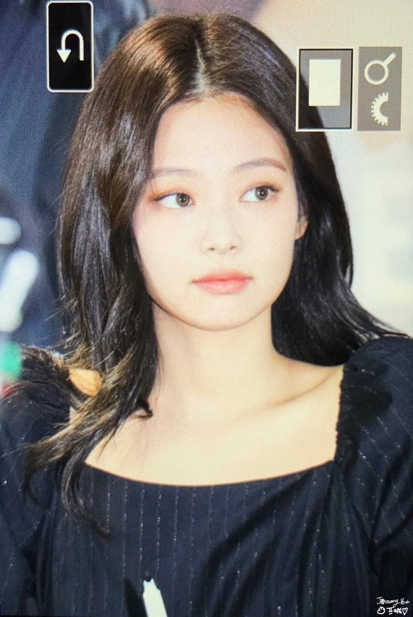 [프리뷰] 오늘자 블랙핑크 제니 팬사인회.jpg