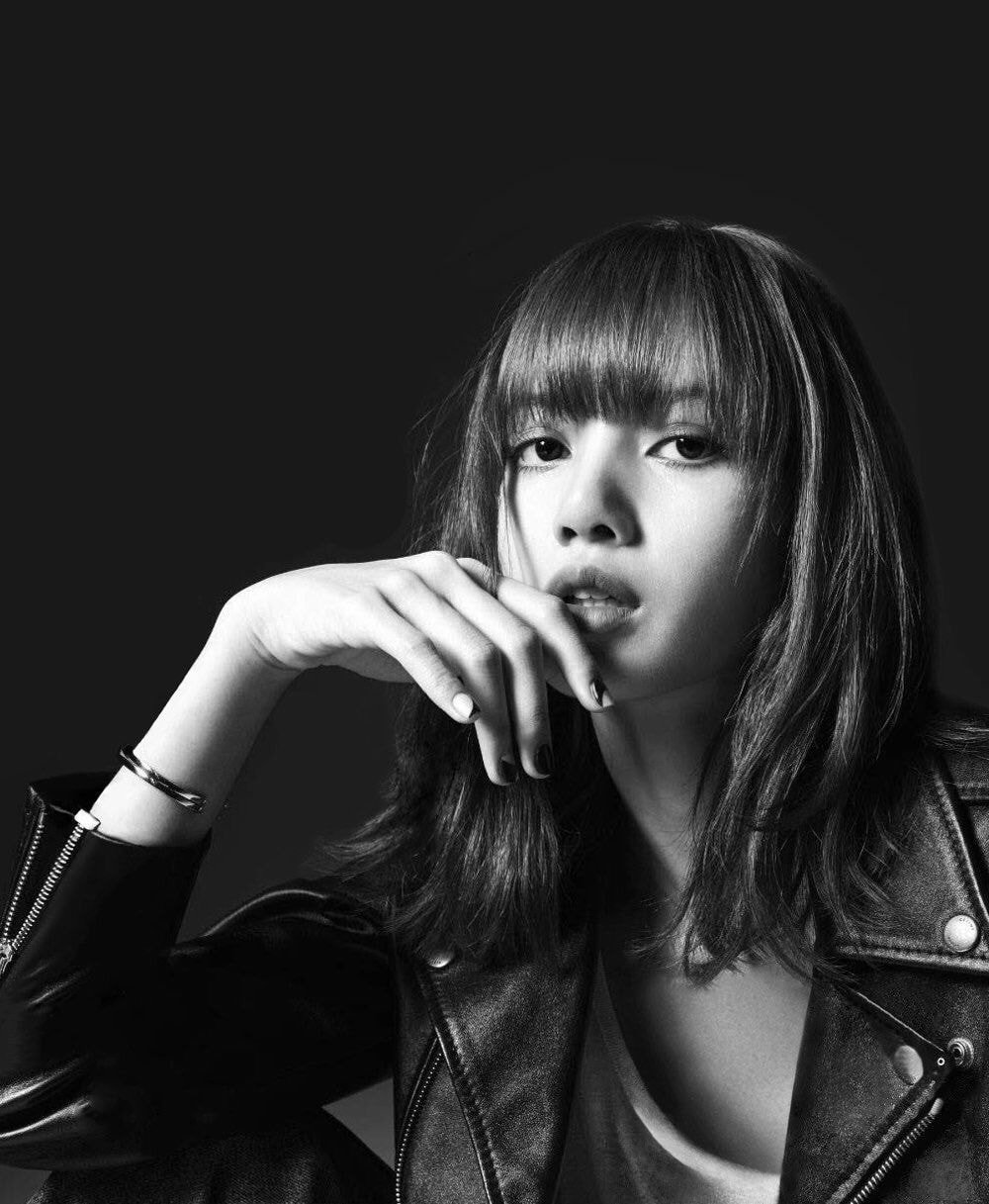 블랙핑크 리사 마담 피가로 재팬 1월호 커버 화보