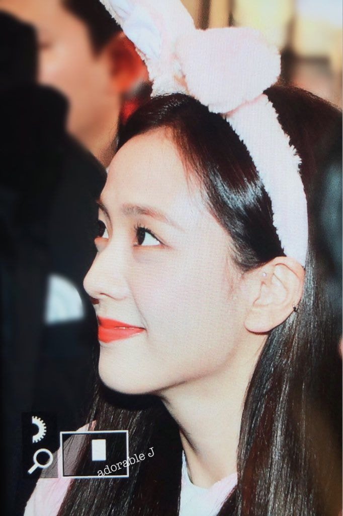 오늘자 블랙핑크 지수와 리사의 공항패션.jpgif