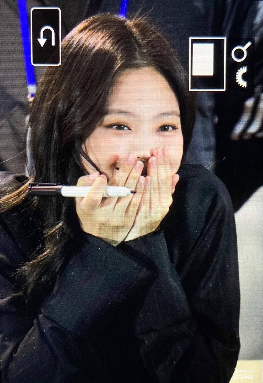 [프리뷰] 오늘자 블랙핑크 제니 팬사인회.jpg