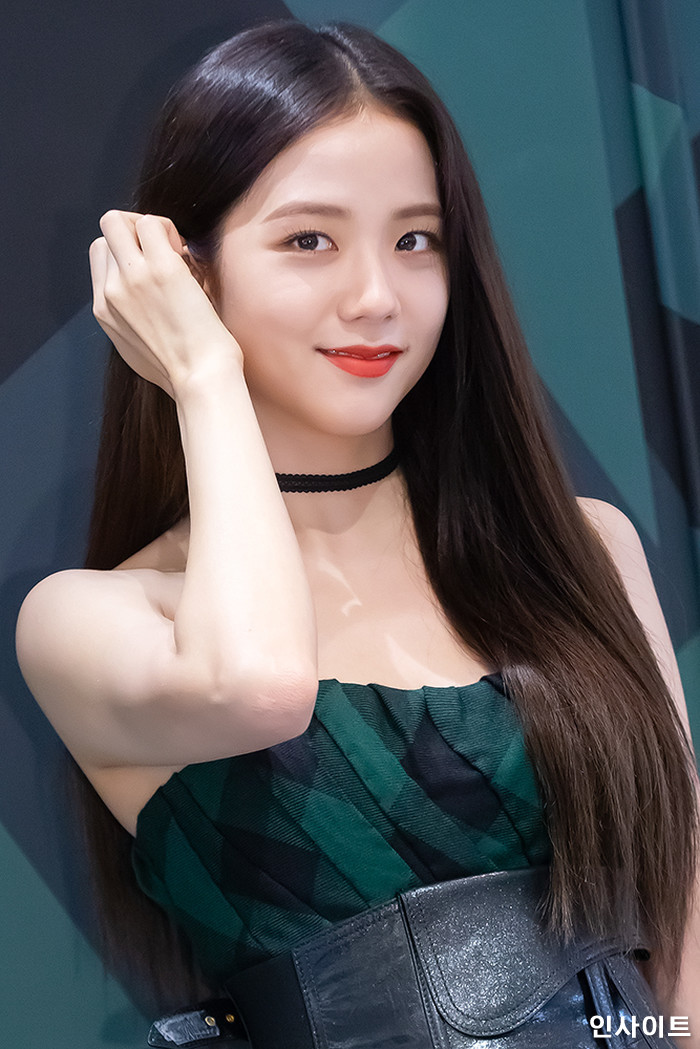 #블랙핑크 #지수 (디올 팝업 스토어 오픈 기념 포토월)