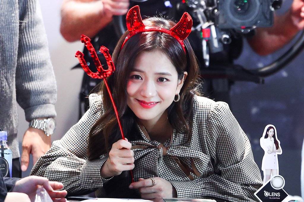 최근 블랙핑크 지수의 미모.jpgif