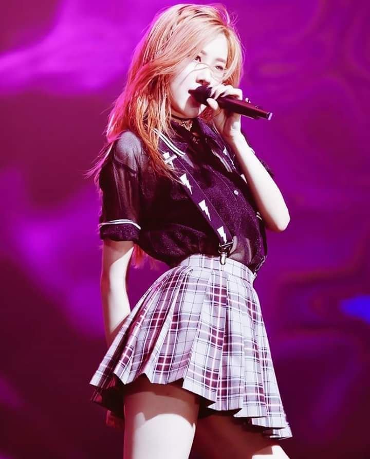 개미 허리 ㄷㄷㄷ 블랙핑크 로제