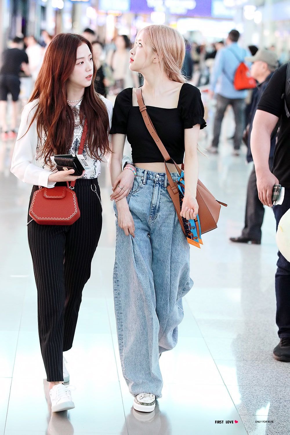 개미 허리 ㄷㄷㄷ 블랙핑크 로제