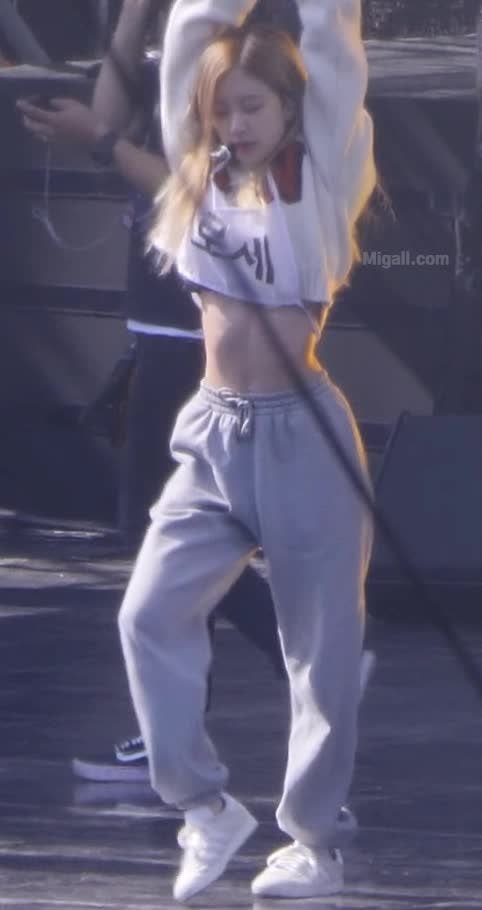 개미 허리 ㄷㄷㄷ 블랙핑크 로제