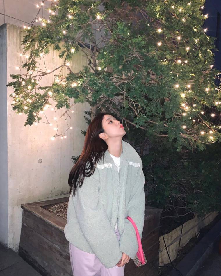 연말을 즐기는 블랙핑크 지수