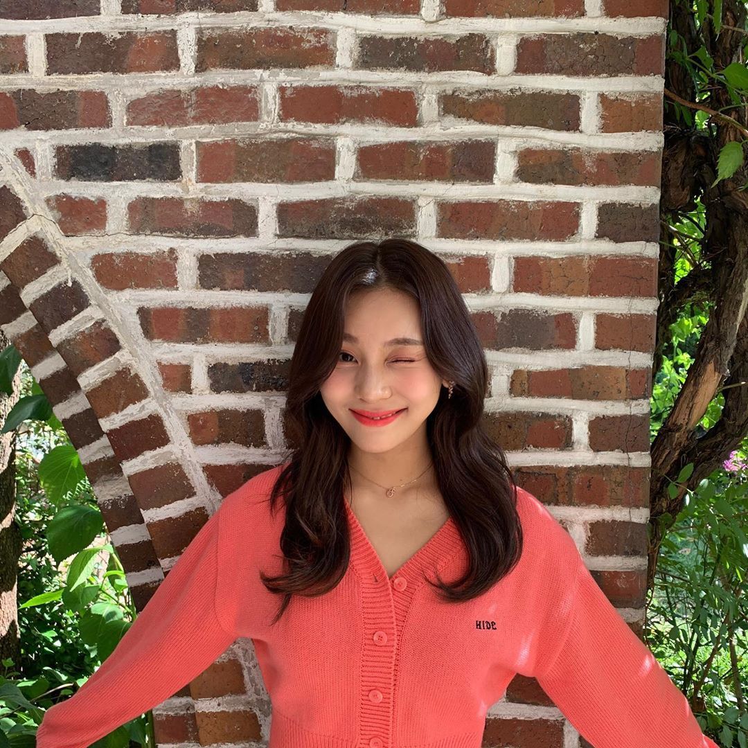 오늘자 여자친구 엄지 인스타