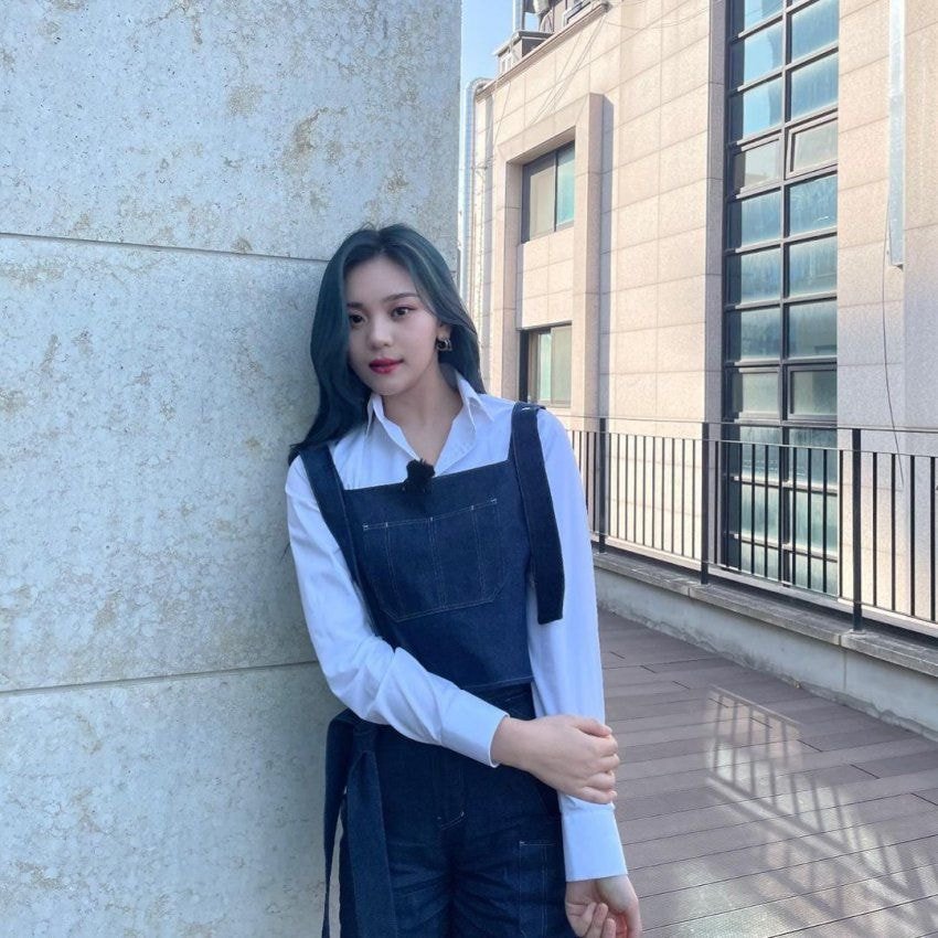 여자친구 엄지 인스타