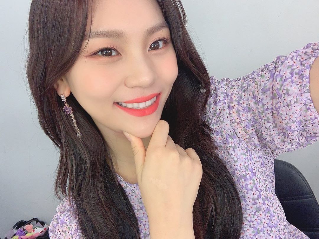 여신 포스 #여자친구 엄지