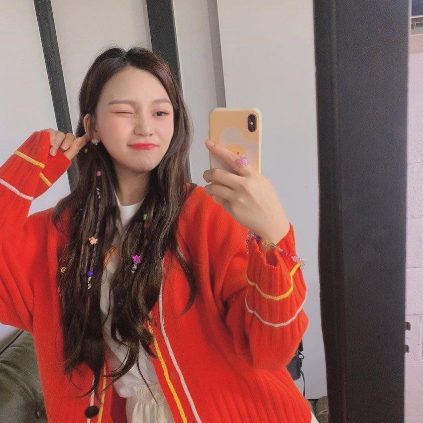 여자친구 엄지 인스타