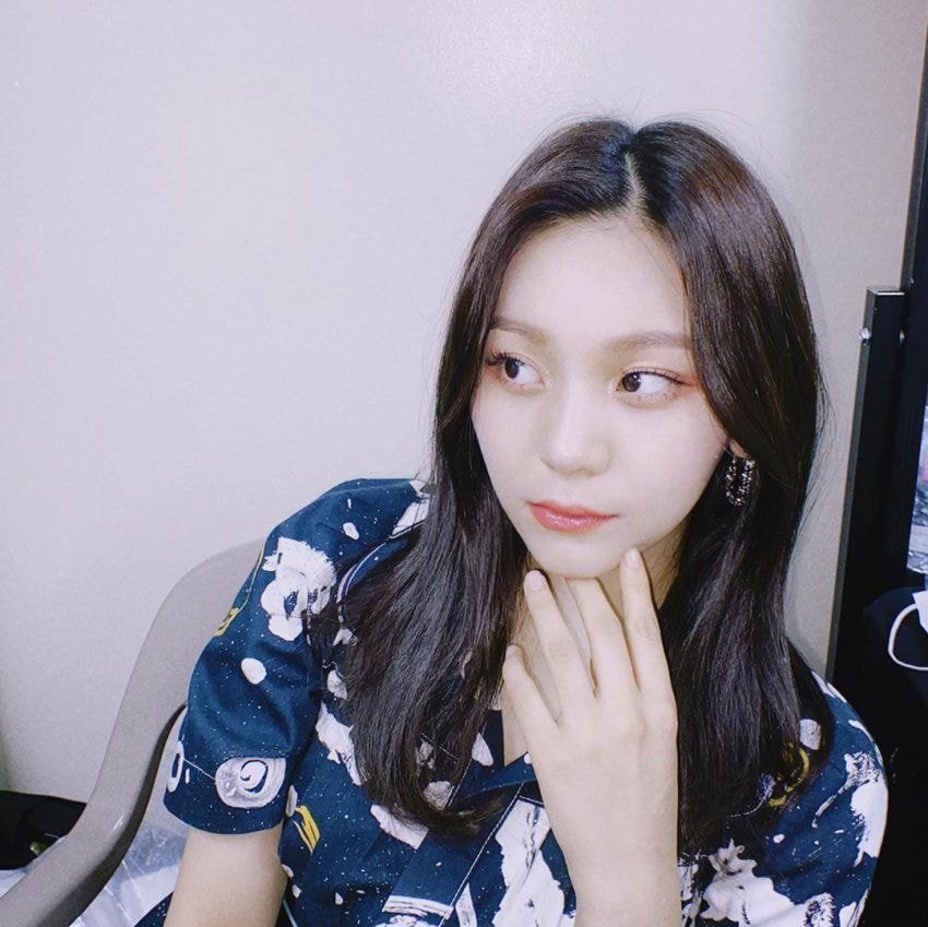 여자친구 엄지 insta/story