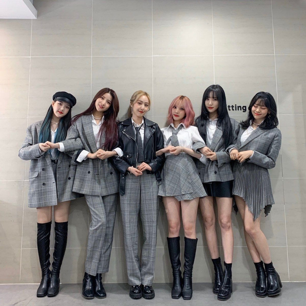 #여자친구 이번 回:LABYRINTH 활동 의상 모음