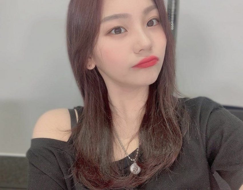 여자친구 엄지.insta