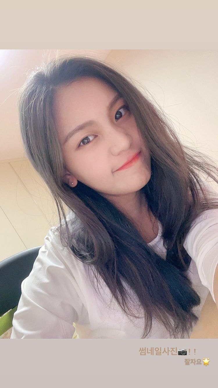 여자친구 엄지 인스타그램&스토리