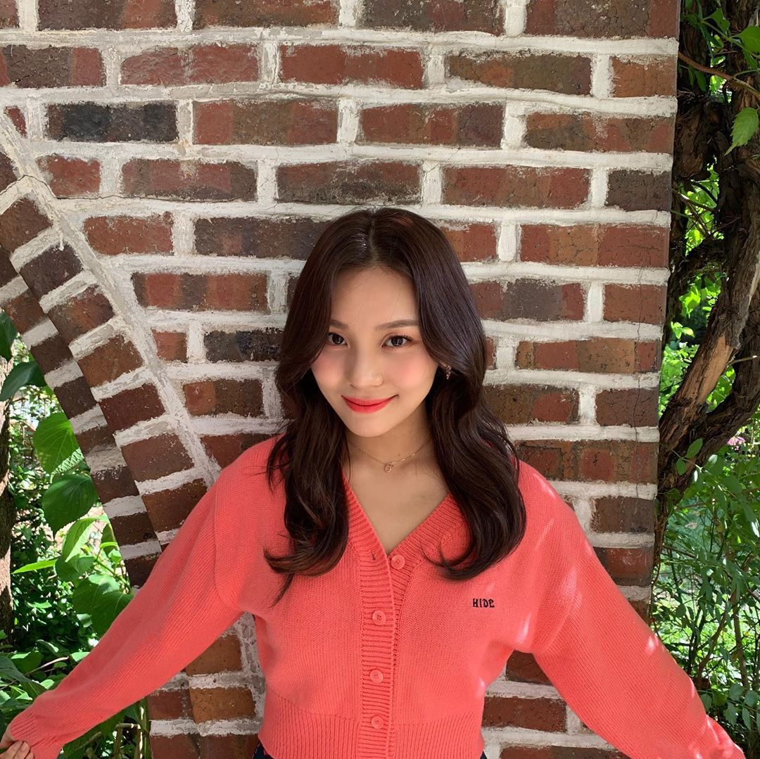 오늘자 여자친구 엄지 인스타