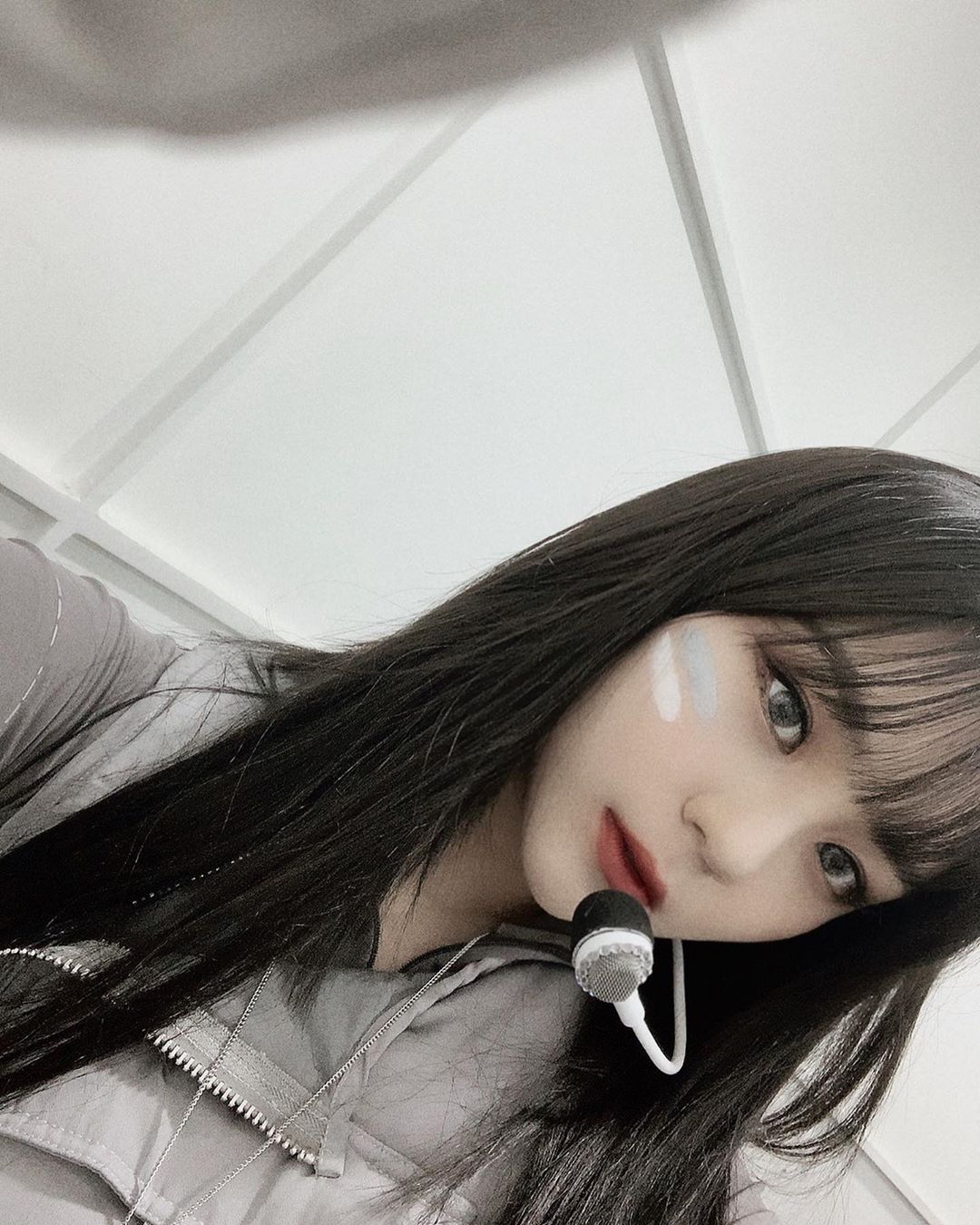 #여자친구 엄지.insta