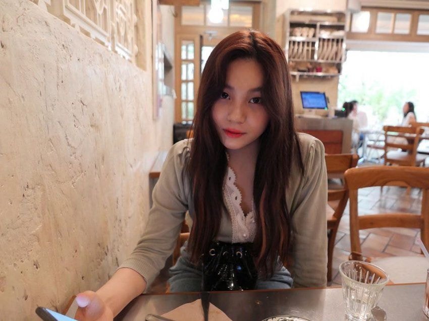 #여자친구 엄지.insta