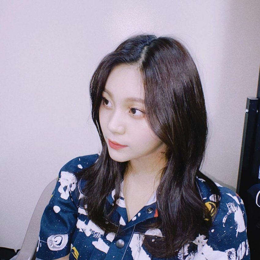 여자친구 엄지 insta/story