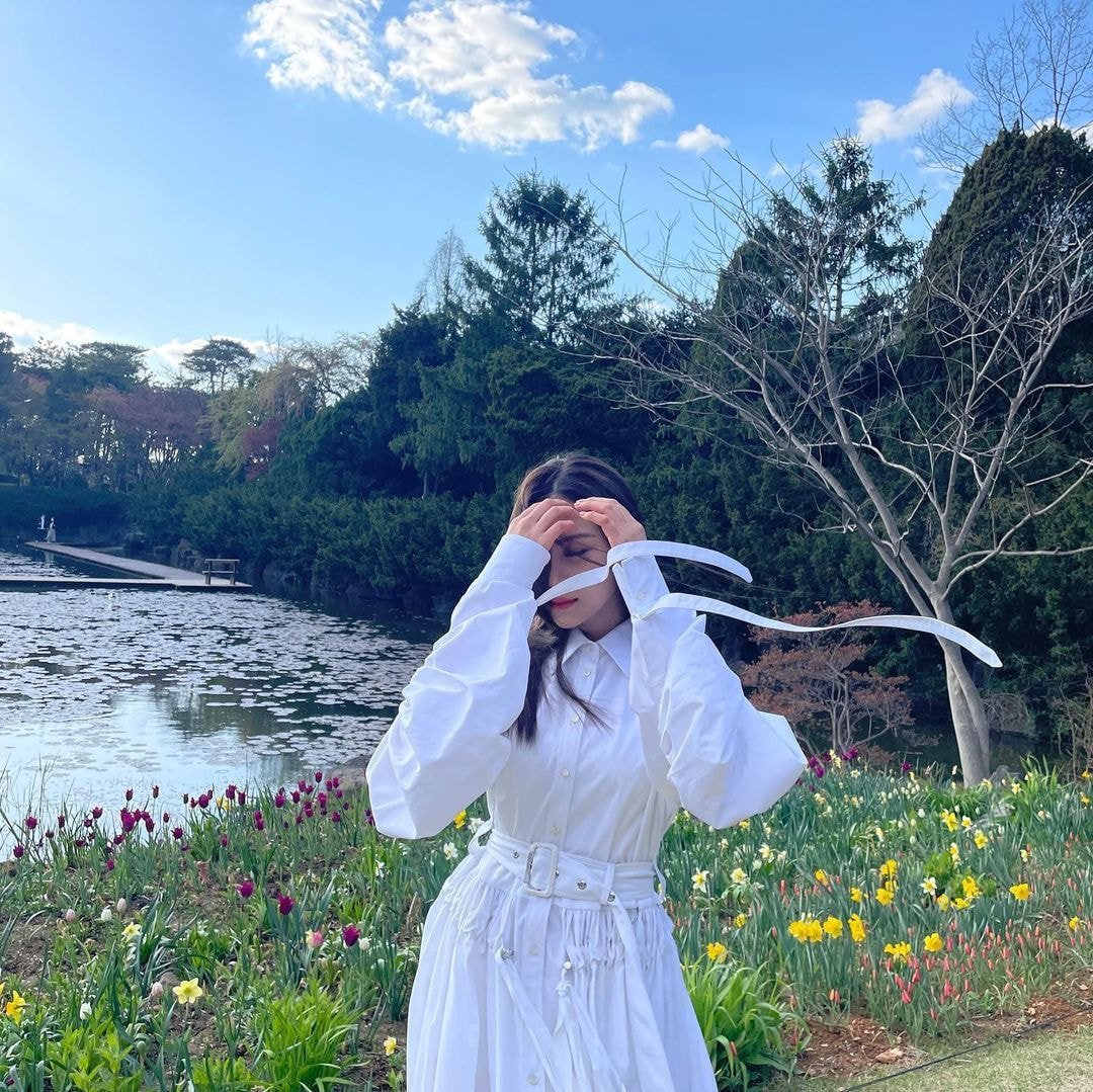 여자친구 엄지 인스타