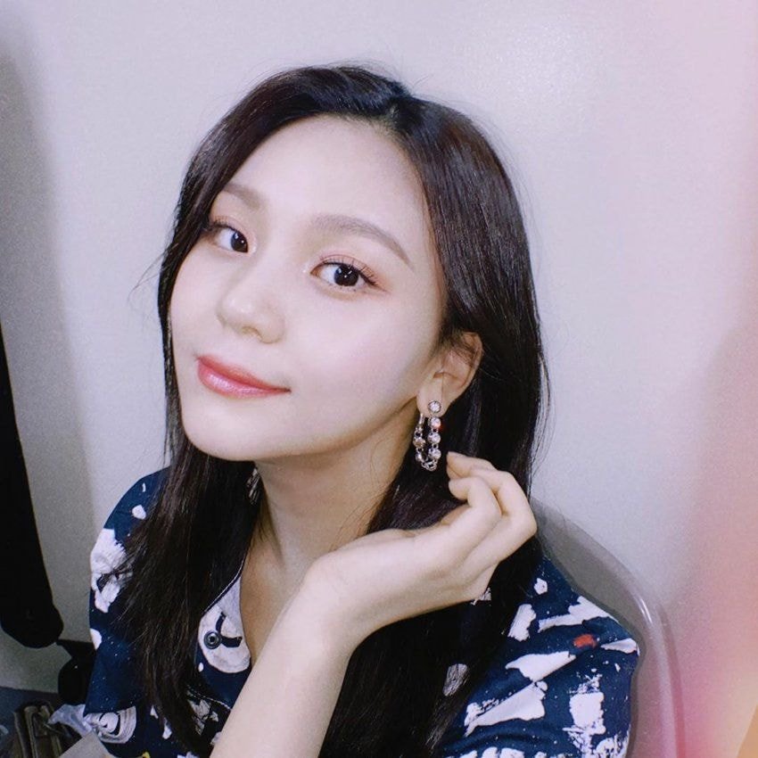 여자친구 엄지 insta/story