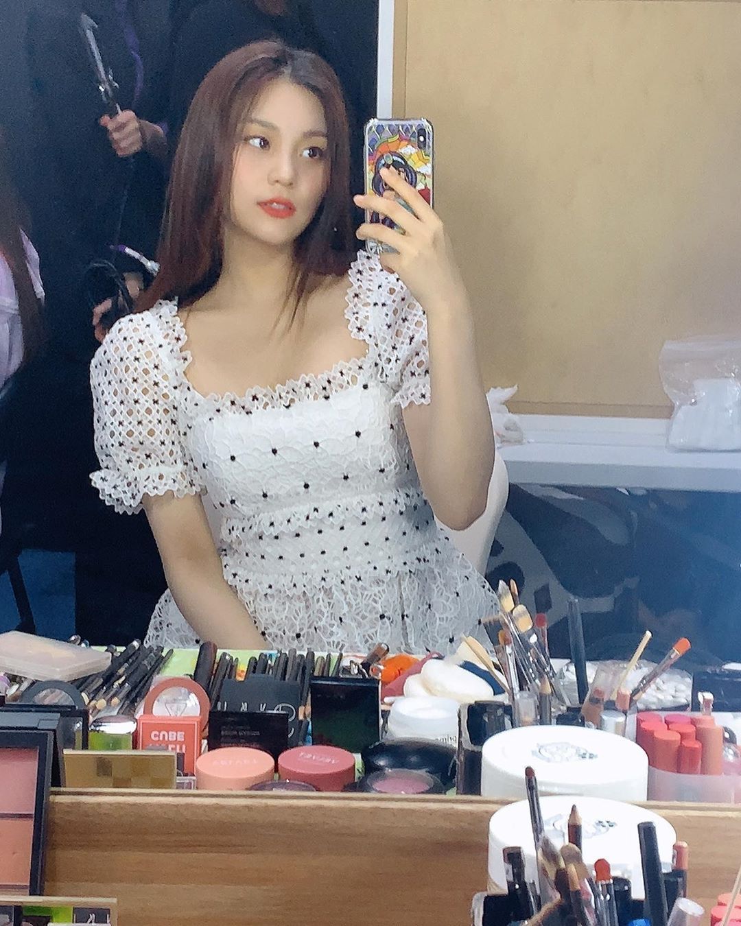 여자친구 엄지.insta