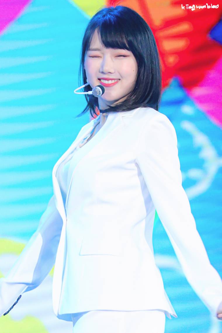 순백의 #여자친구 예린