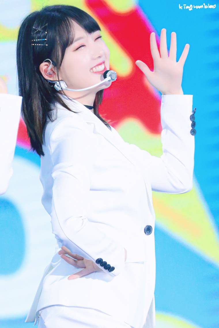 순백의 #여자친구 예린