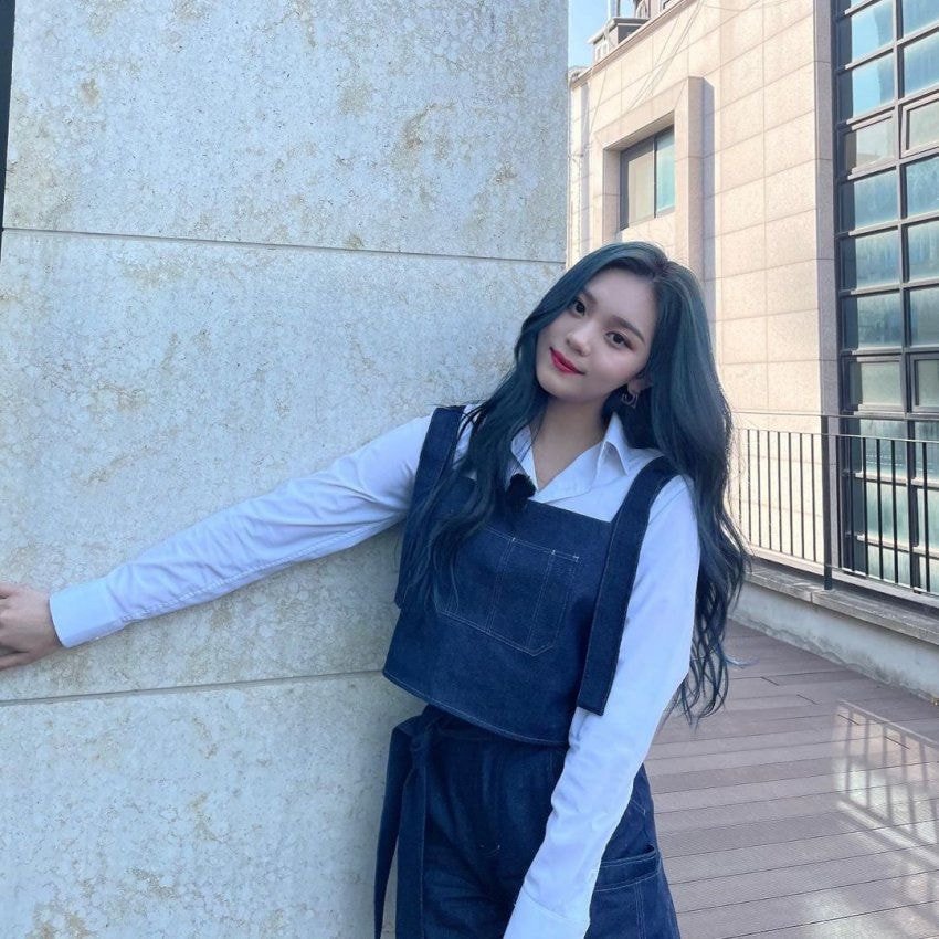 여자친구 엄지 인스타