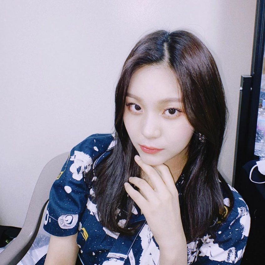 여자친구 엄지 insta/story