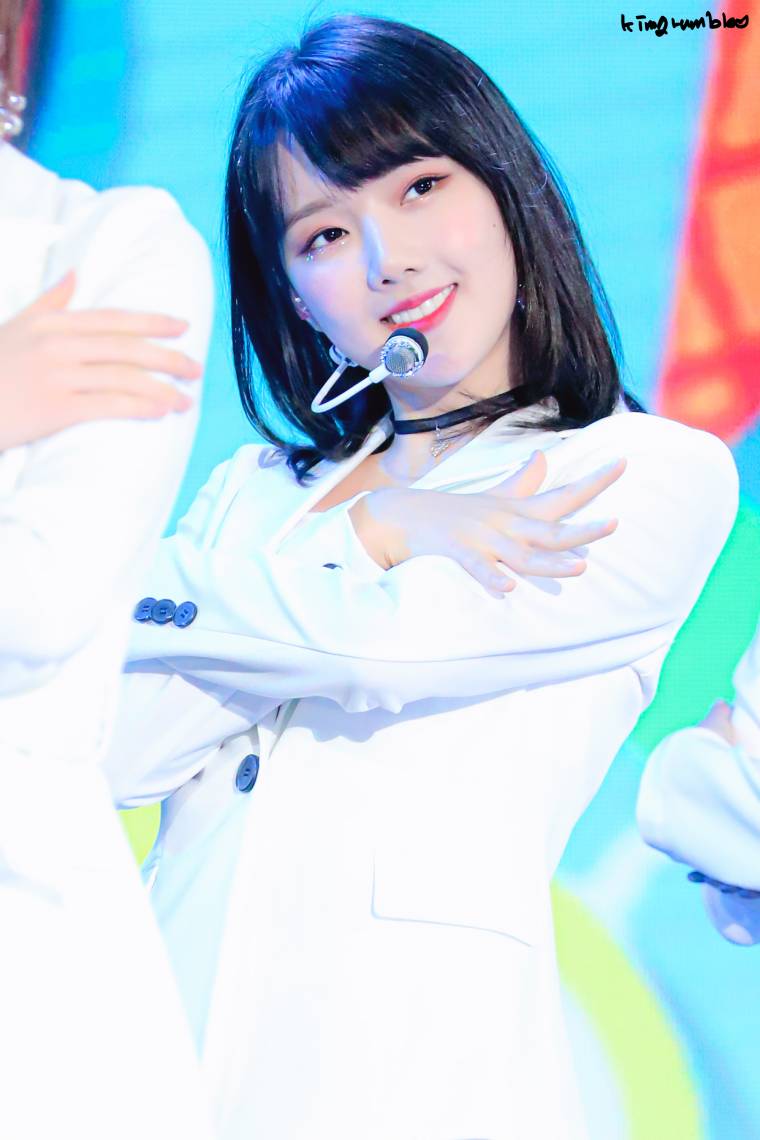 순백의 #여자친구 예린