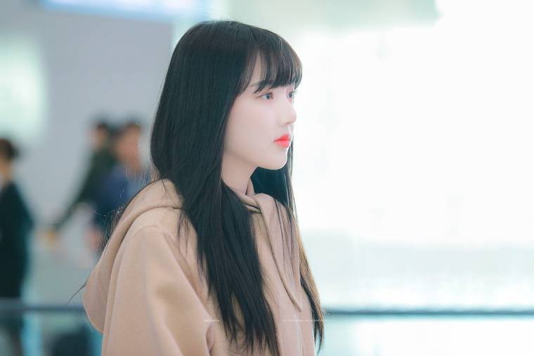 공항 런웨이.. #여자친구 예린