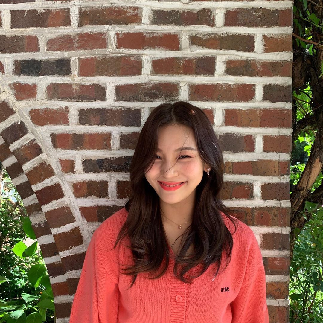 오늘자 여자친구 엄지 인스타