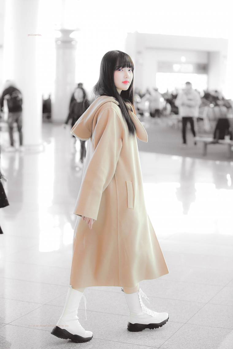 공항 런웨이.. #여자친구 예린