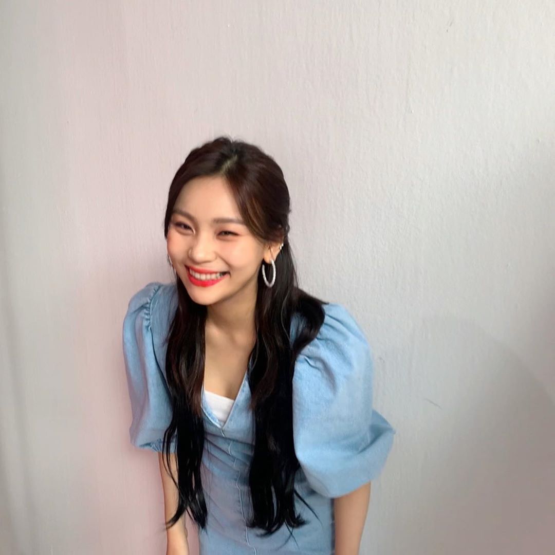 여신 포스 #여자친구 엄지