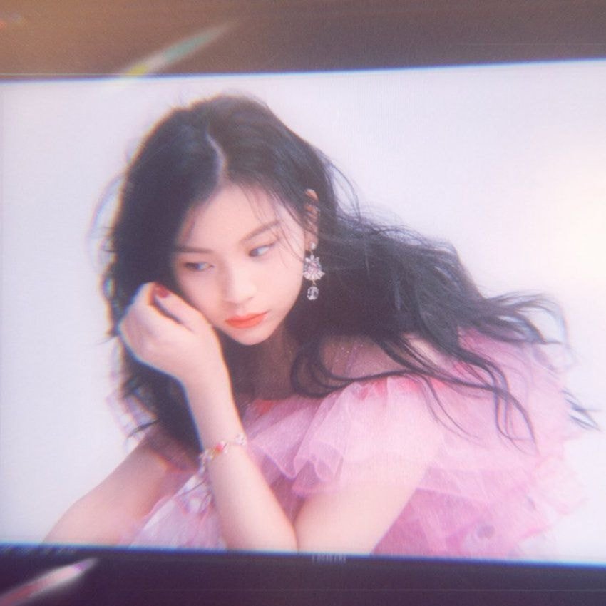 오늘 새로 개설된 여자친구 엄지 insta