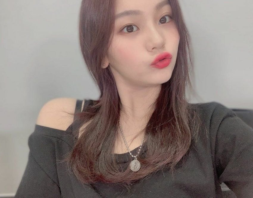 여자친구 엄지.insta