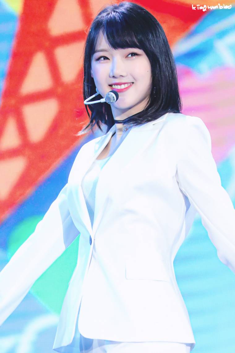 순백의 #여자친구 예린