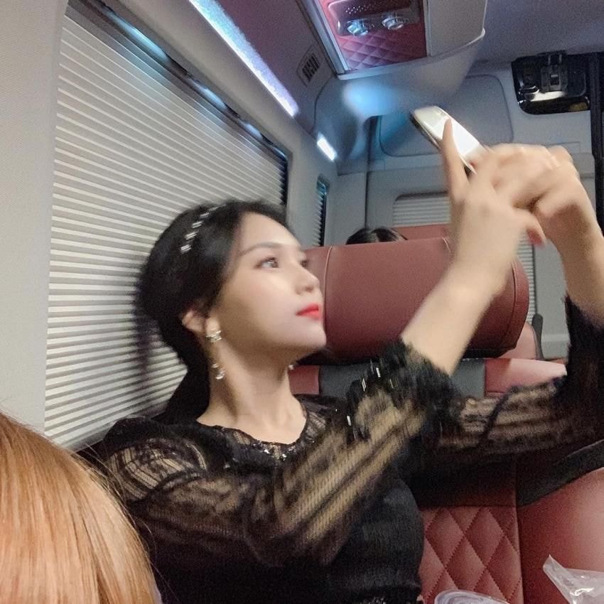 여자친구 엄지 인스타