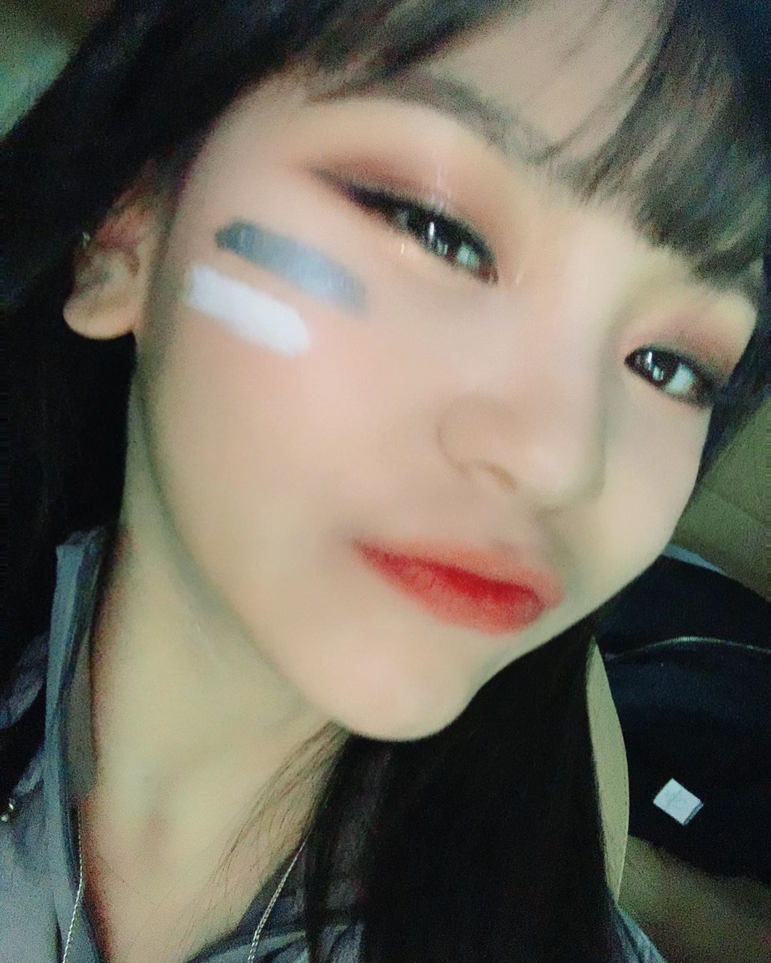 #여자친구 엄지.insta