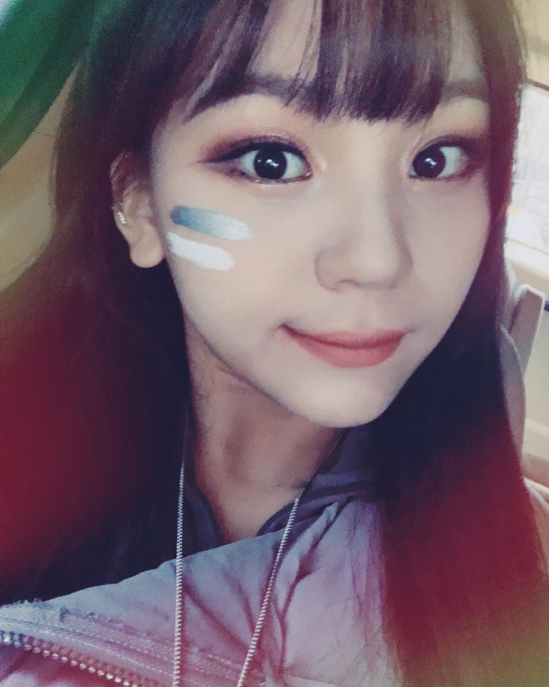 #여자친구 엄지.insta