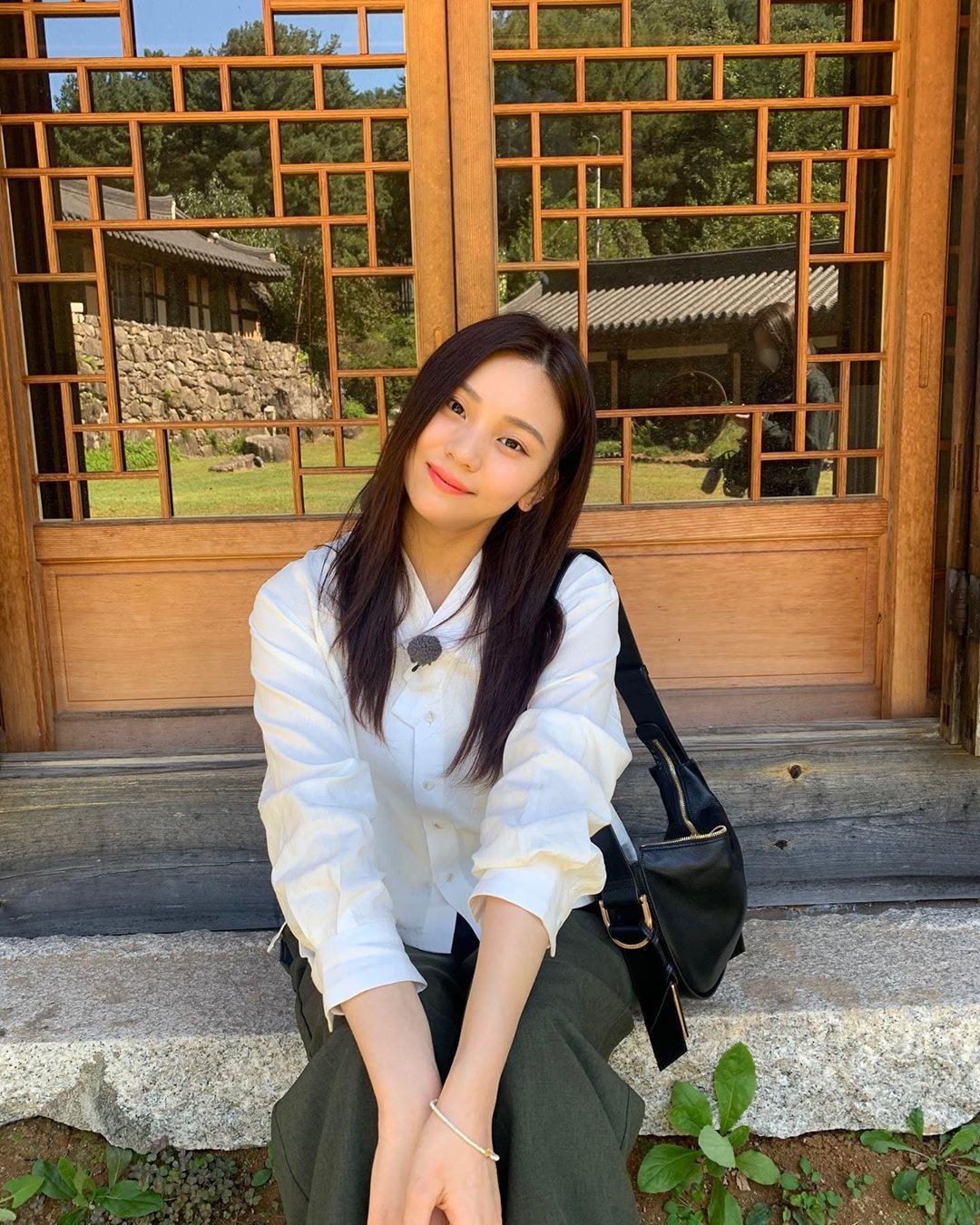 여자친구 엄지 인스타