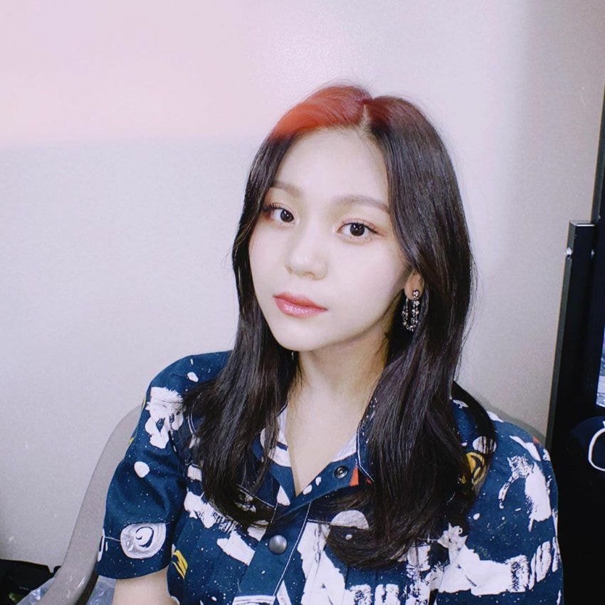 여자친구 엄지 insta/story