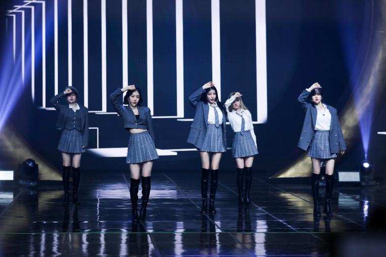 여자친구 2021 NEW YEAR'S LIVE 무대 사진
