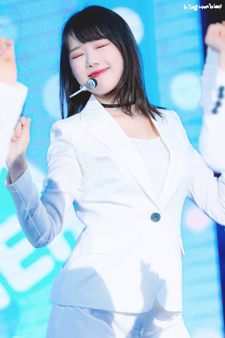 순백의 #여자친구 예린